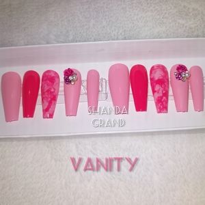 Lux Press-On Nails (Coffin Shape)